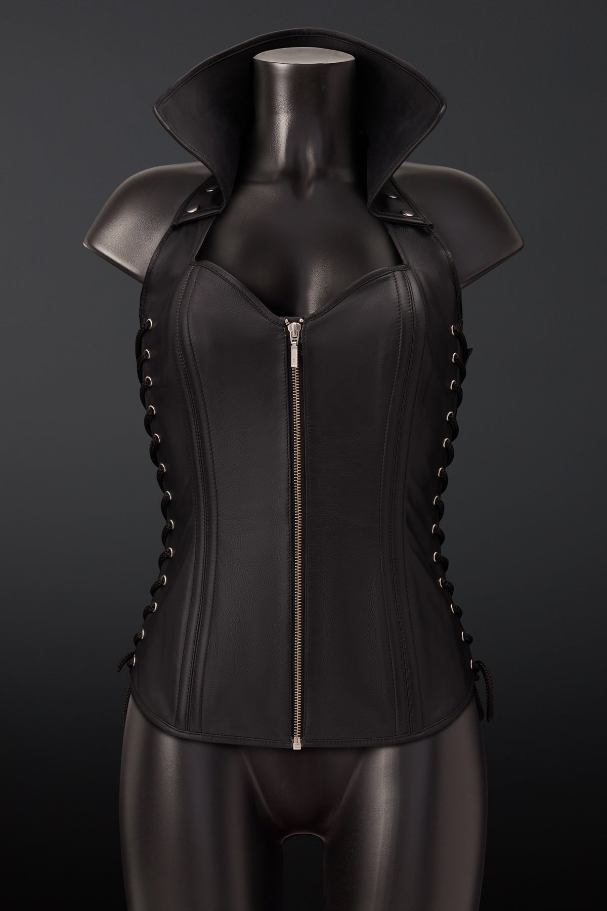 Offizielles Bild: Le Commandant Noir Corset