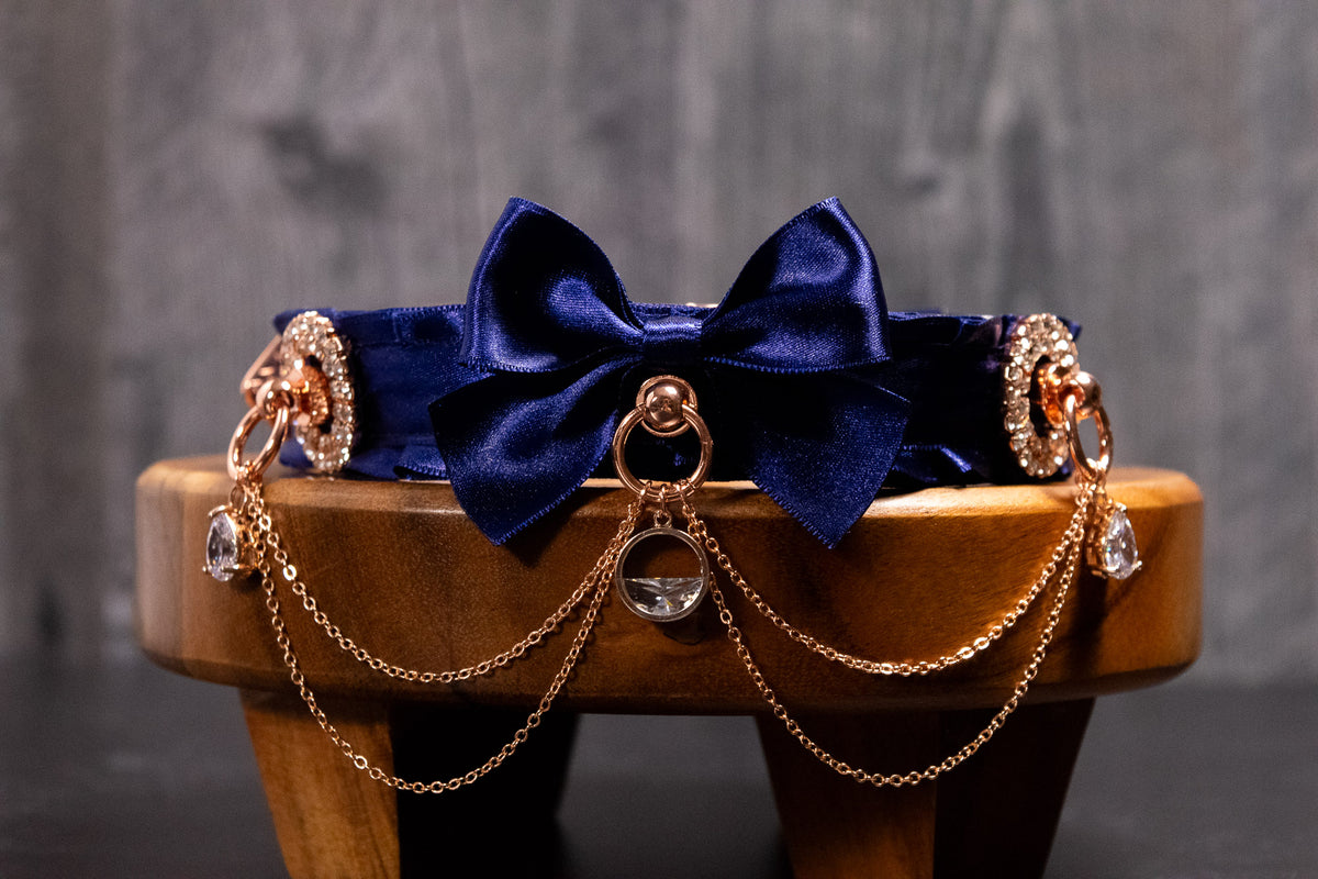 Offizielles Bild: Navy and Rose Gold Deluxe Collar