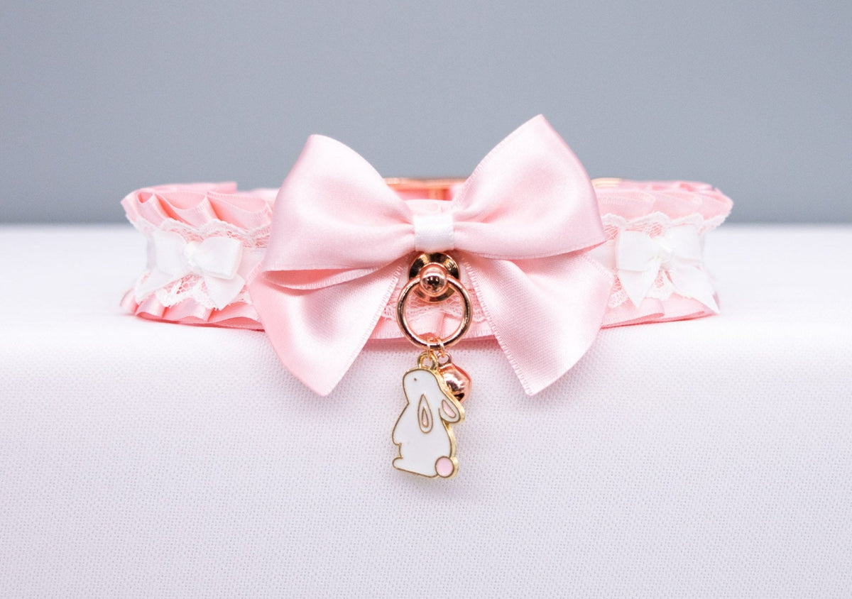 Offizielles Bild: Pink, Rose Gold and White Bunny Pet Play Collar
